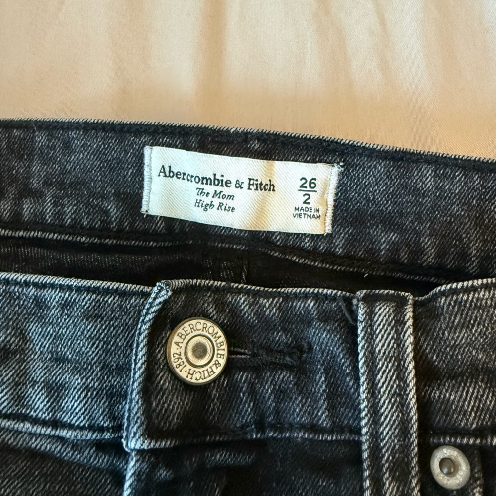 Abercrombie & Fitch Women's Black High Rise Mom Jeans